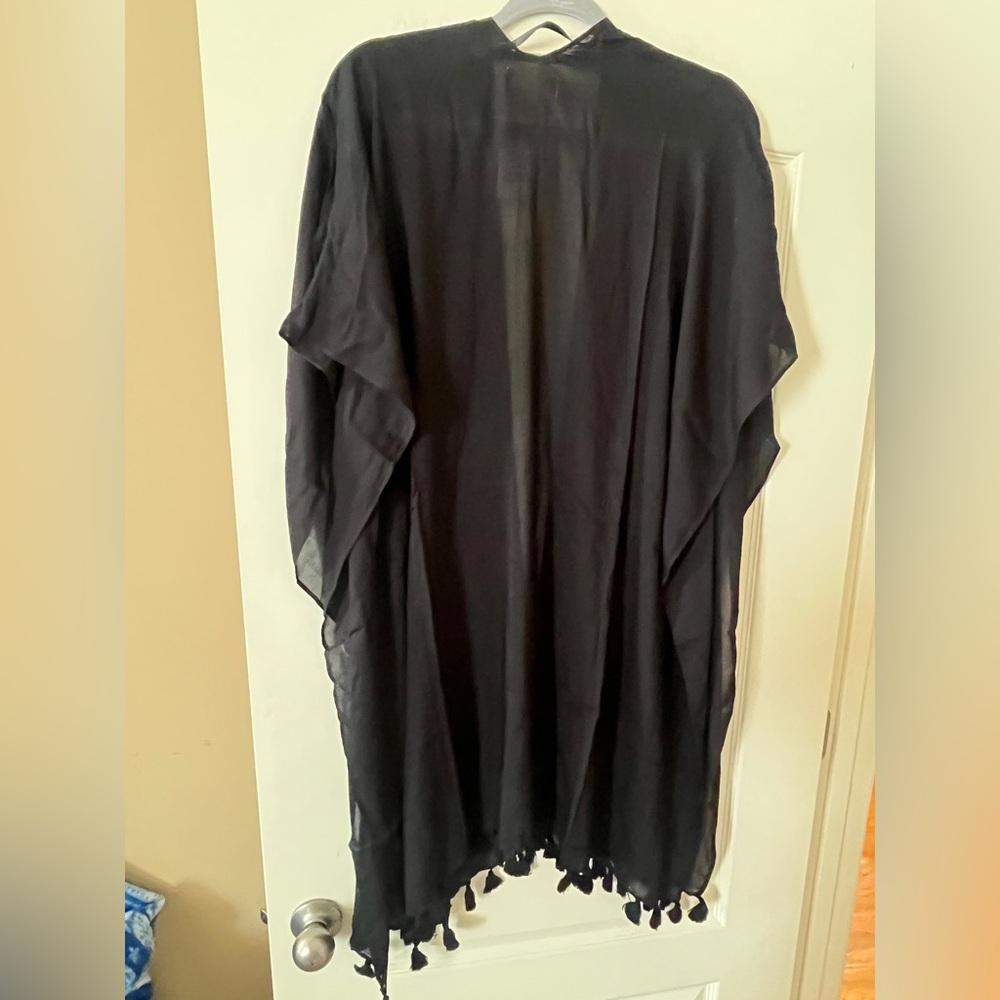 New! Nordstrom Black Viscose Kimono ruana style with Fringe OSFM - Picture 5 of 15